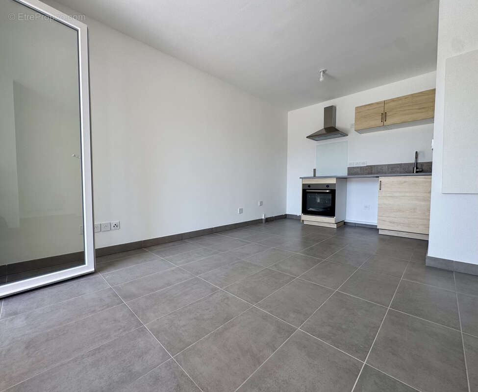 Appartement de type T2 en rez de chaussée au sein d'une résidence avec piscine à La Londe les Maures - photo 2