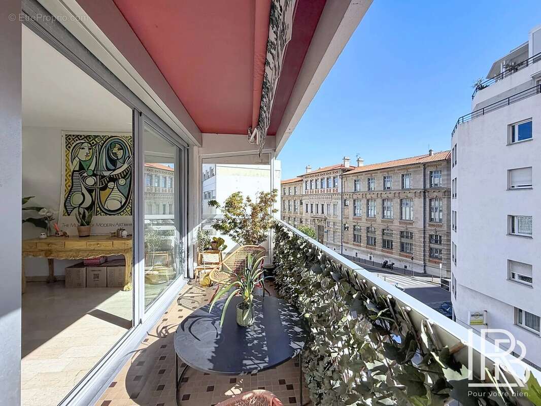 Appartement à MARSEILLE-7E