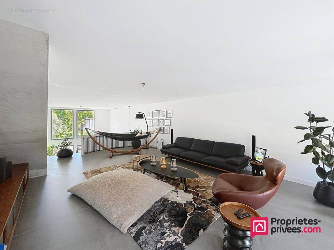 Appartement à SAINT-MAXIMIN-LA-SAINTE-BAUME