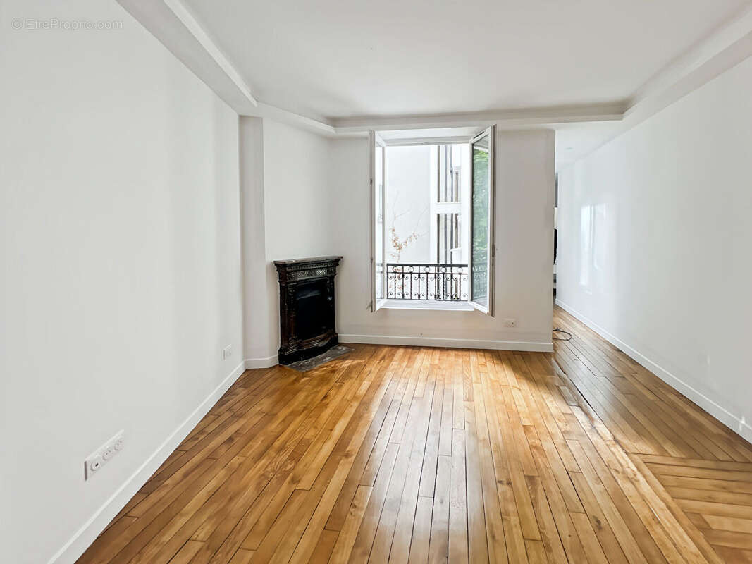 Appartement Paris 3 pièce(s) 39 m2 - photo 3