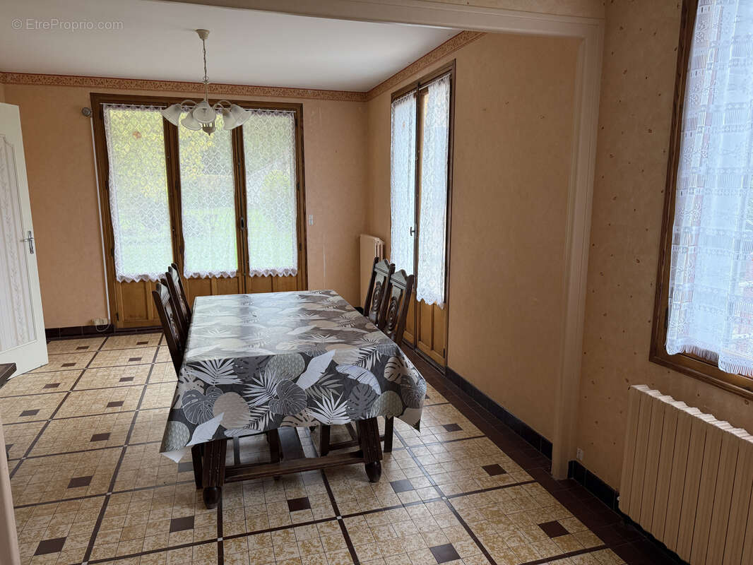 Maison à BELLOU-SUR-HUISNE