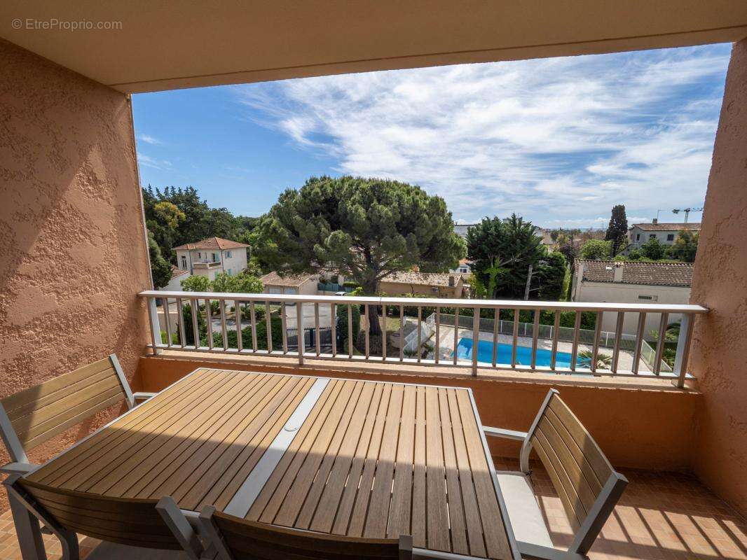 Appartement à VALLAURIS