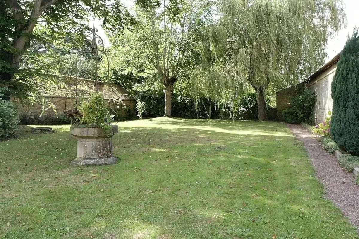 Maison à SAINT-PIERRE-SUR-DIVES