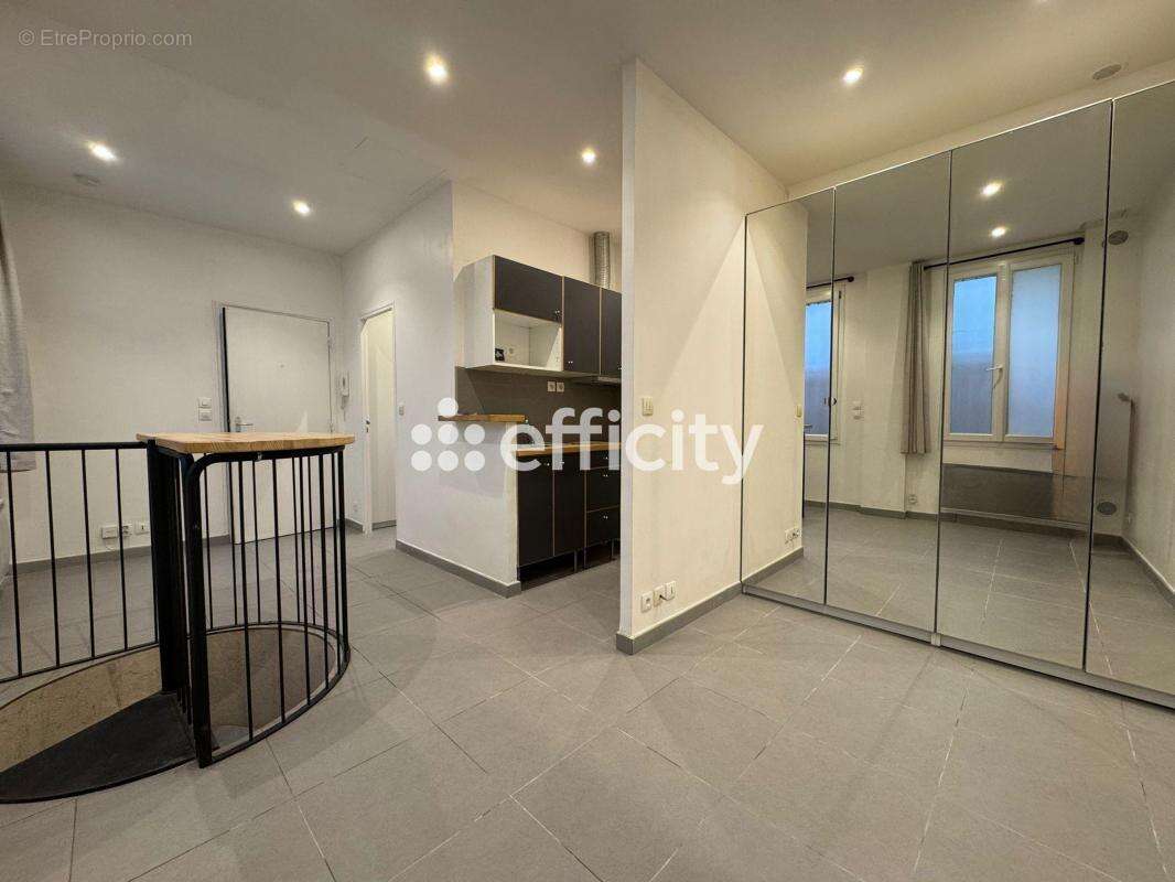 Appartement à PARIS-11E