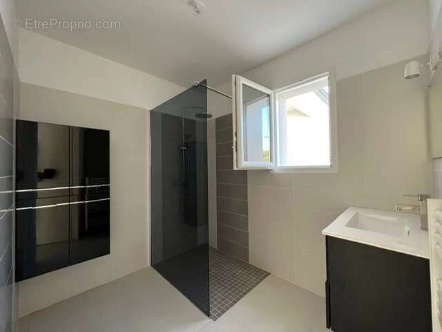 Maison à VAUX-SUR-MER