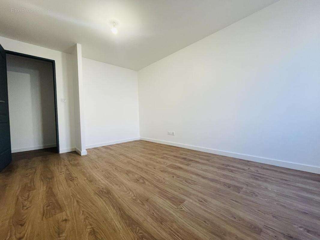 Appartement à OPTEVOZ