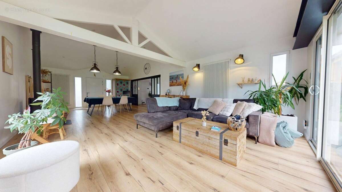 Maison à GROSBREUIL