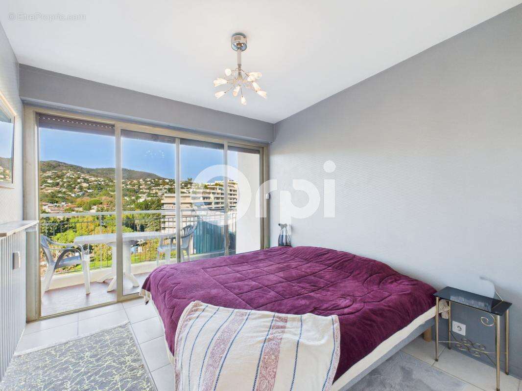 Appartement à MANDELIEU-LA-NAPOULE