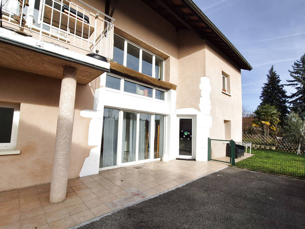 Maison à CHALLEX