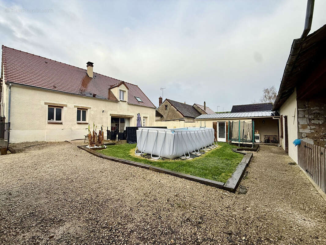 Maison à BUSSY-EN-OTHE