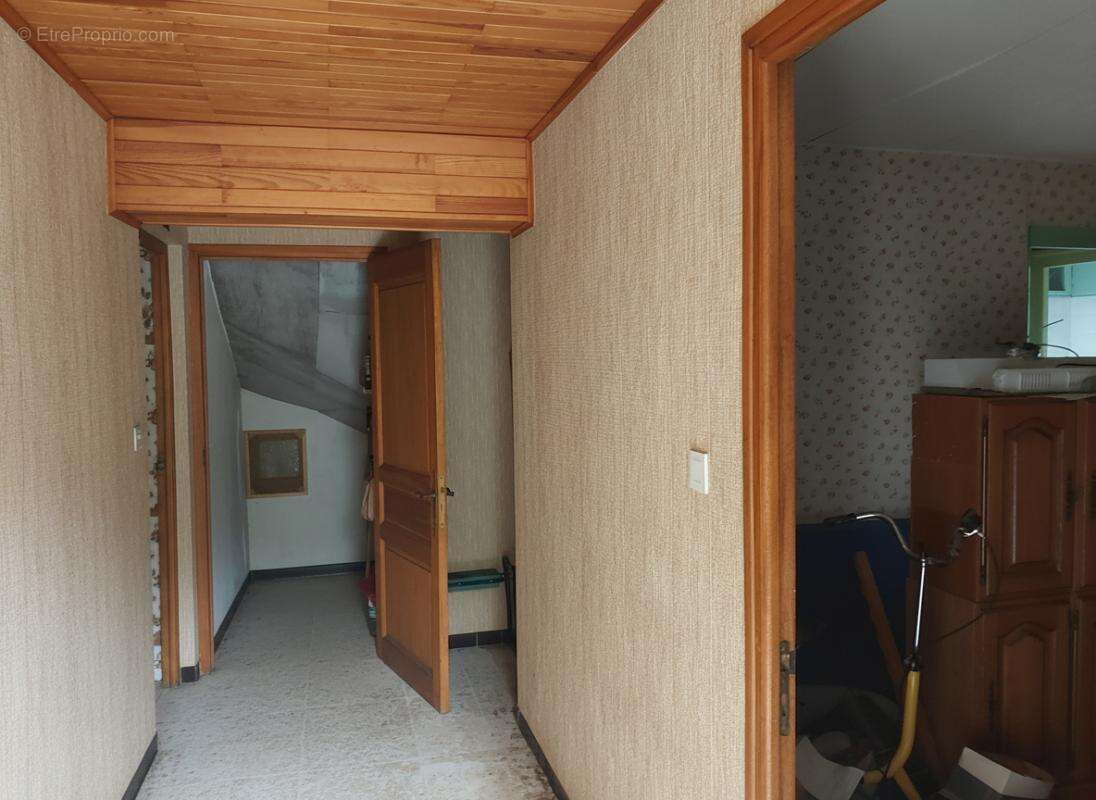 Maison Saint Geoirs 6 pièce(s) 186 m2 - photo 4