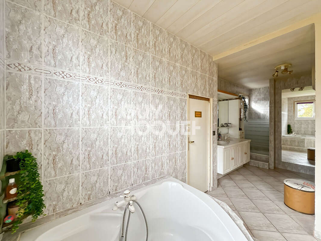 Maison à vendre à 10 minutes de Fontenay Trésigny - photo 14