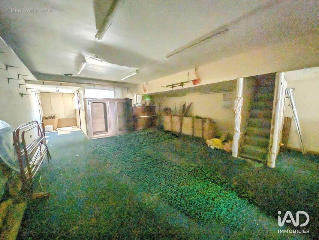 Photo 3 - Commerce à LES MUREAUX