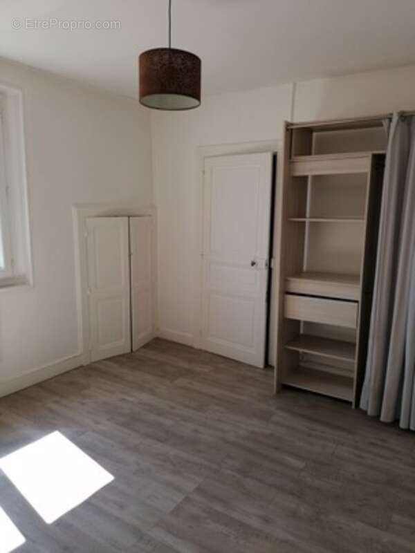 Appartement à RUELLE-SUR-TOUVRE