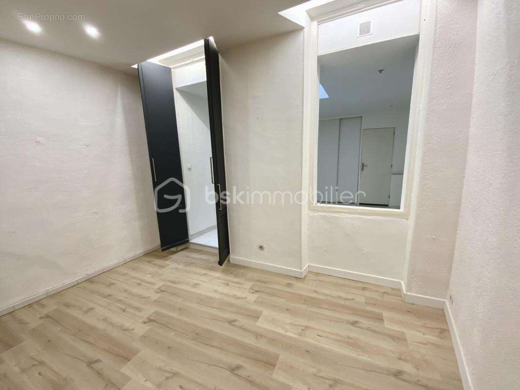 Appartement à MARSEILLE-6E