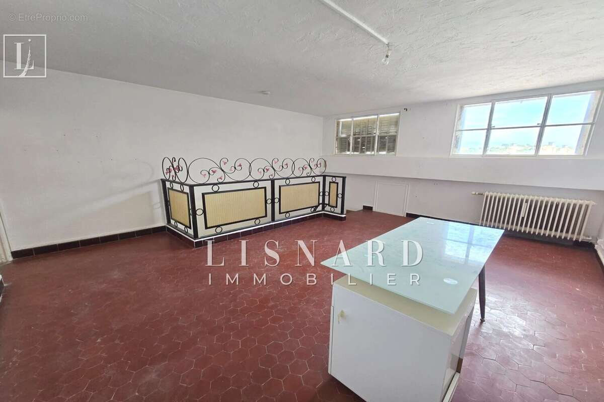 Appartement à VALLAURIS