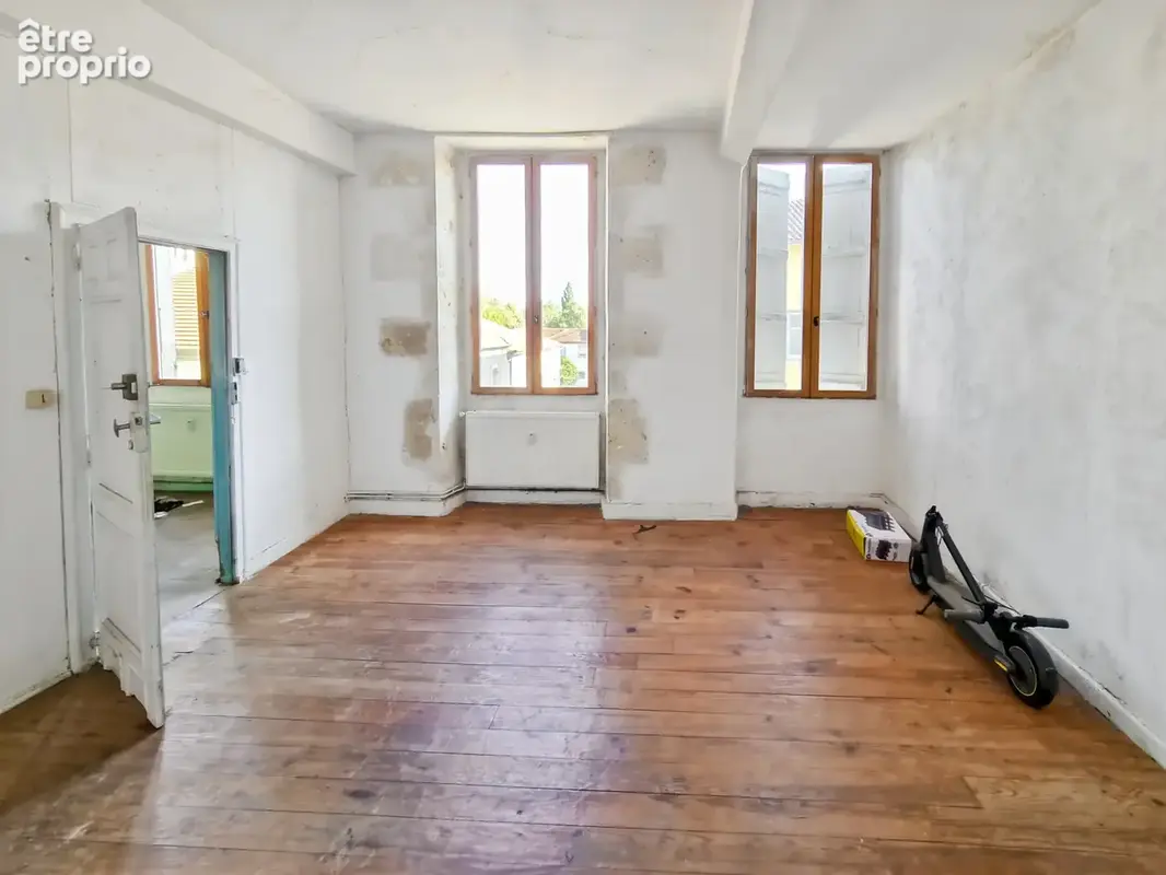 Maison de rue - Immeuble de 205m2 avec cave et jardin à Vic-Fezensac - photo 4