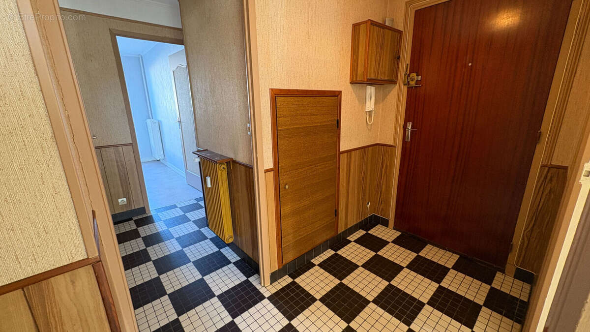 Appartement à YZEURE