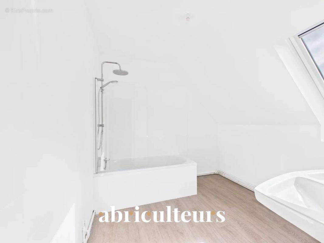 Maison à AVILLY-SAINT-LEONARD