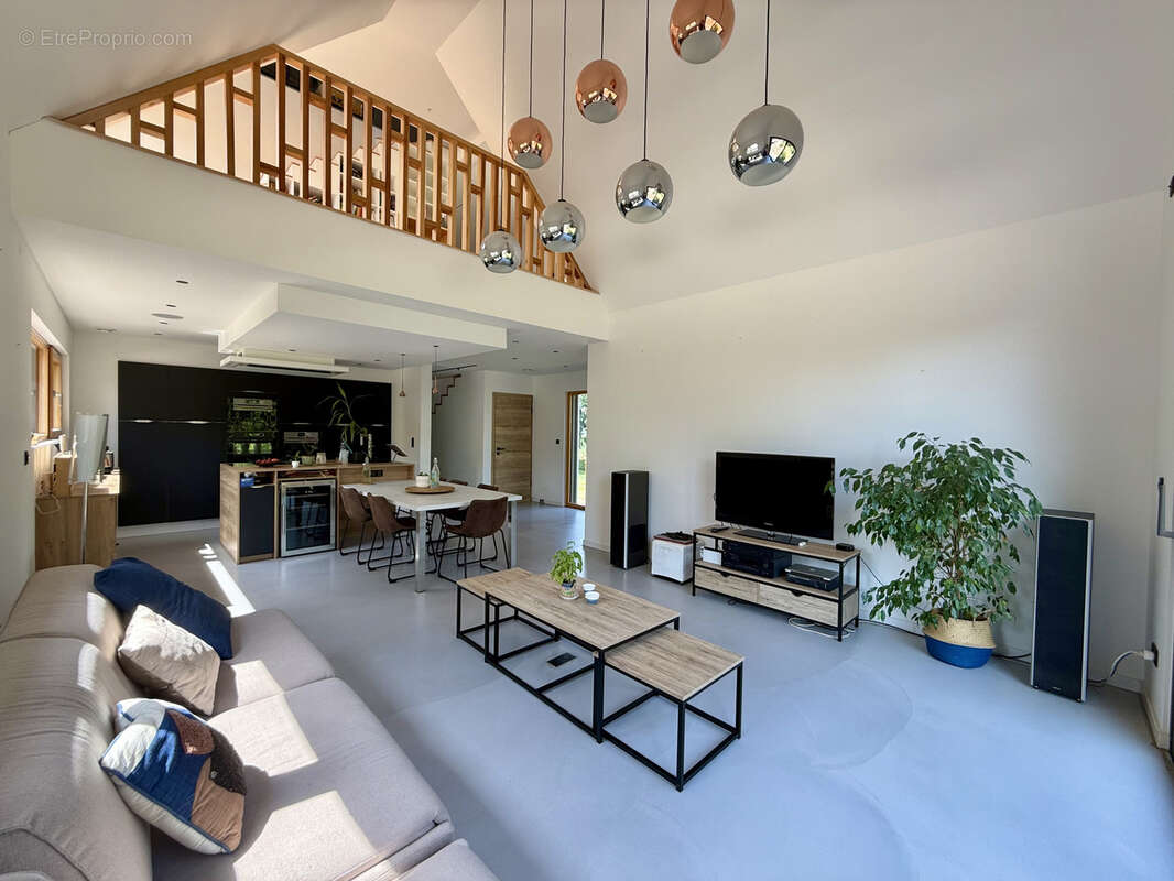 Maison à NEUVE-EGLISE