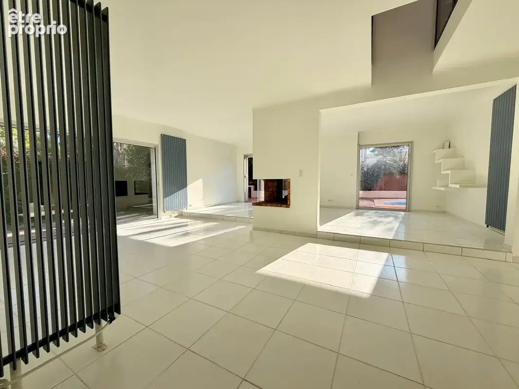 Pérols   villa  atypique t5 de 169m2 au sol avec piscine, jardin et garage - photo 9