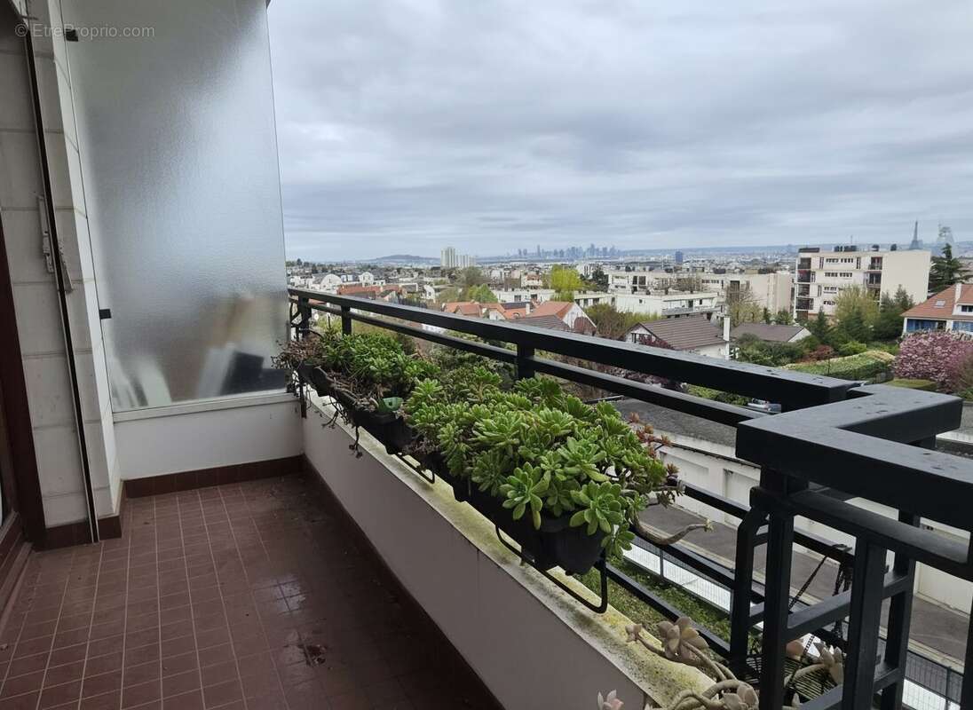 balcon vu Paris - Appartement à CLAMART