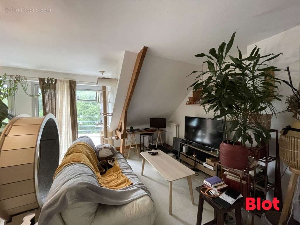 Appartement à VERN-SUR-SEICHE