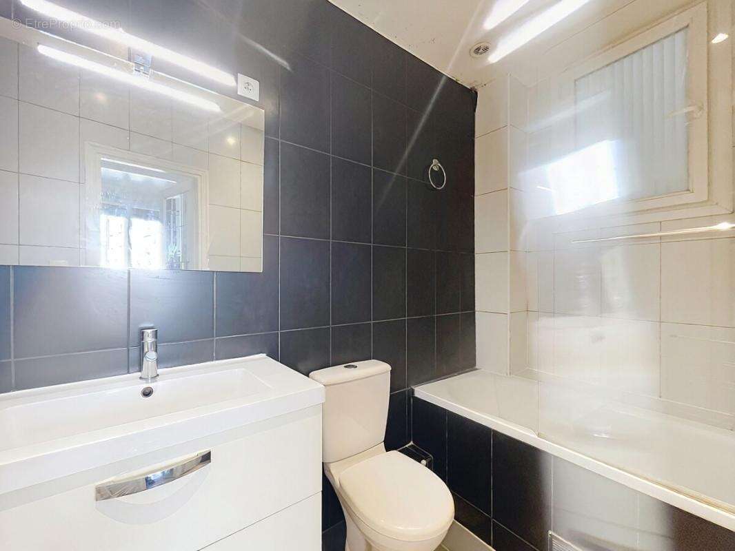 Appartement - Paris 17 Batignolles - 77m² - photo 9