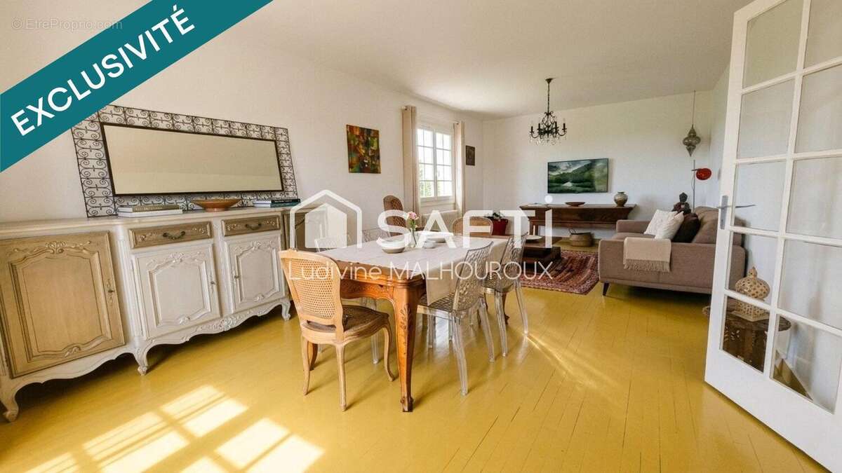 Photo 6 - Maison à VILLEBOIS-LAVALETTE
