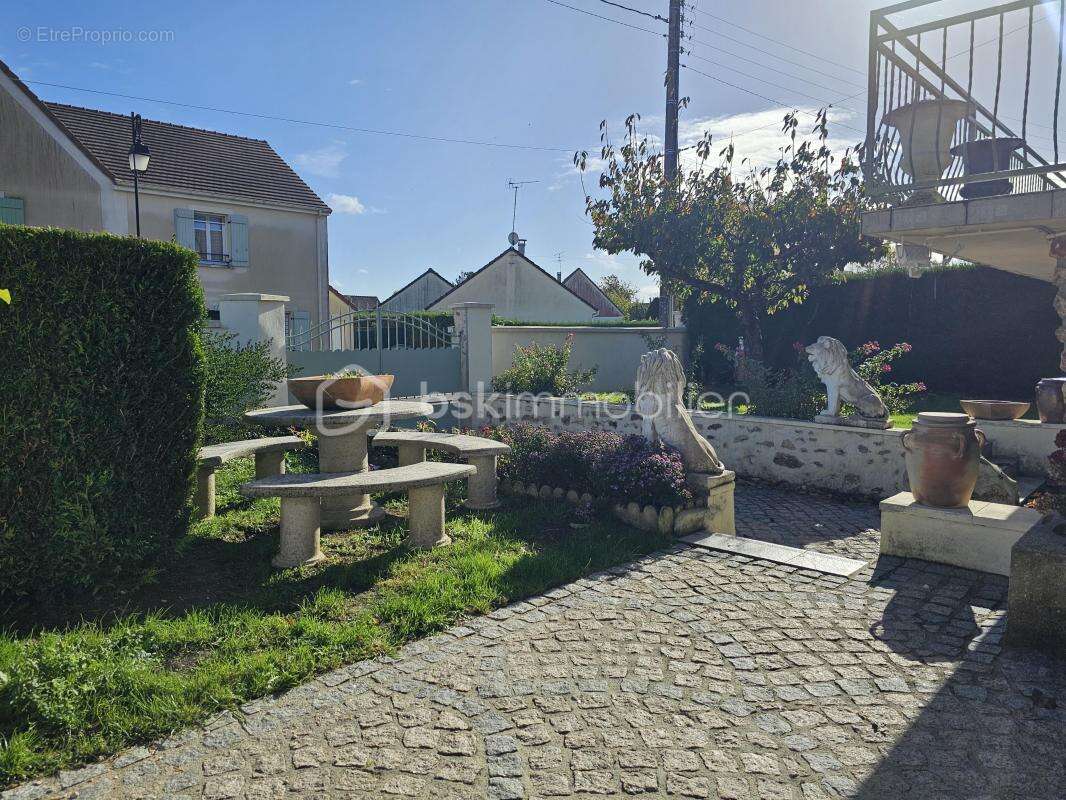 Maison à FAREMOUTIERS