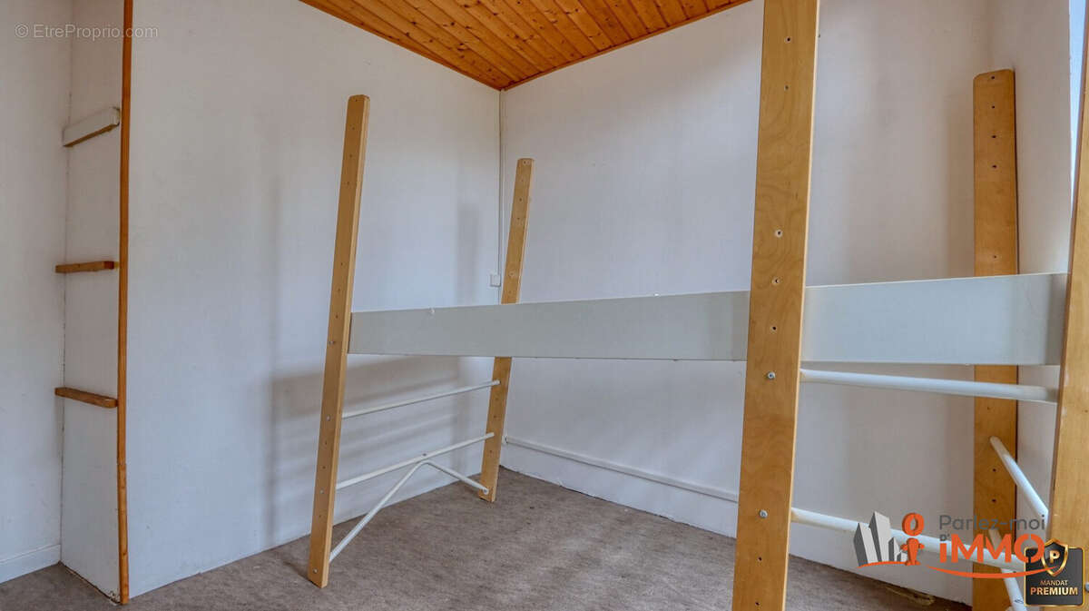 Appartement 480 m² à Usson-En-Forez  - photo 5