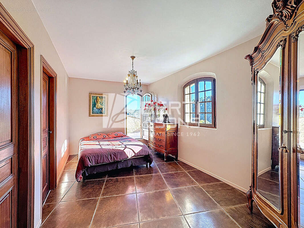 Maison à MANDELIEU-LA-NAPOULE