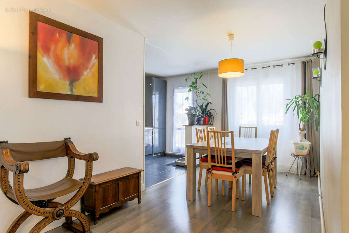 Appartement à BEYNES