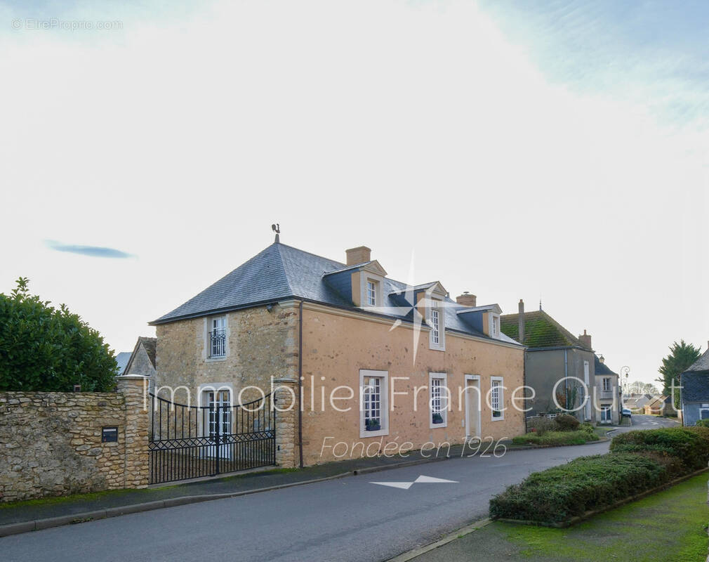 Maison à SABLE-SUR-SARTHE