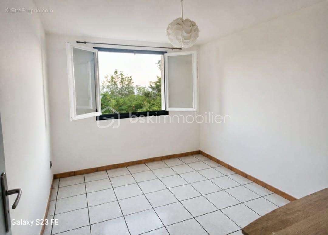 Appartement f4 au dernier étage - photo 4