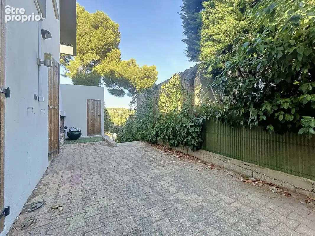 Carry-le-rouet   maison avec vue dégagée + 2 appartements - potentiel locatif - photo 13