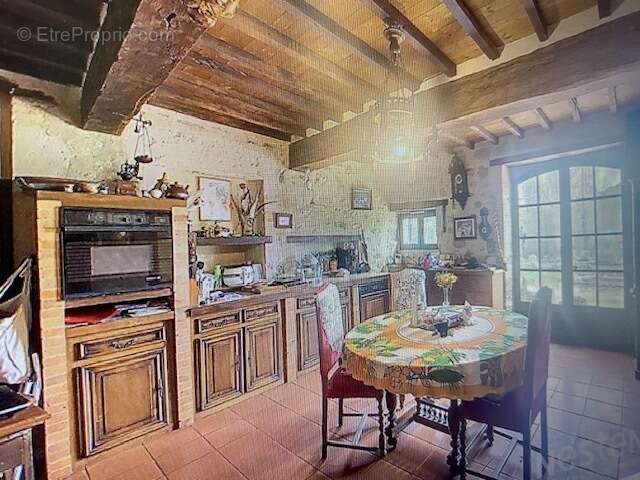 Magnifique propriété de 278 m2 sur 14 hectares - photo 3