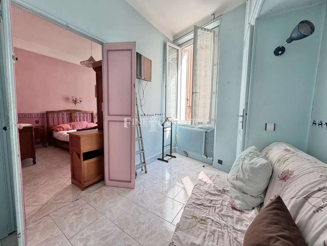Vente immeuble à Le Cannet , à rénover. - photo 7