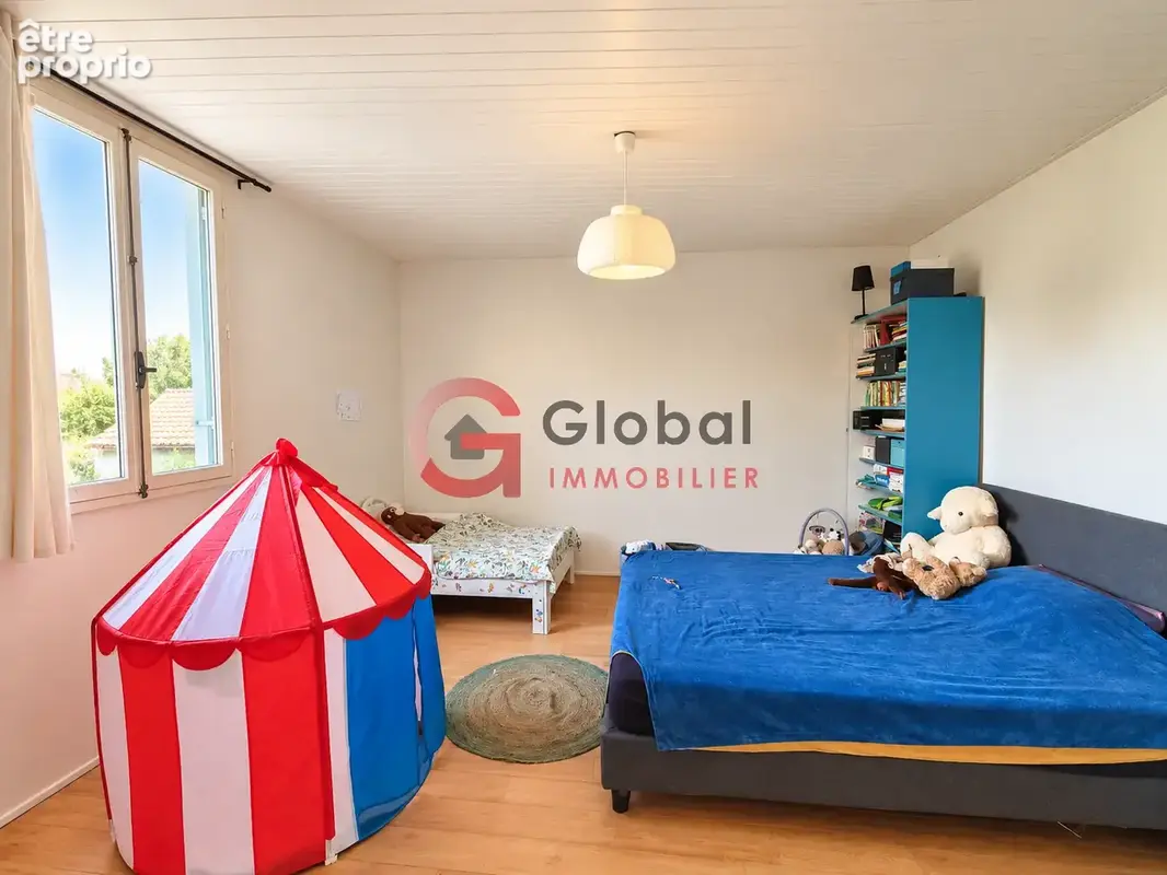 Maison bourgeoise de 182 m2 avec cour et place de parking - photo 11