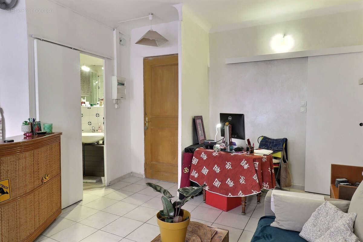 Appartement à MARSEILLE-6E
