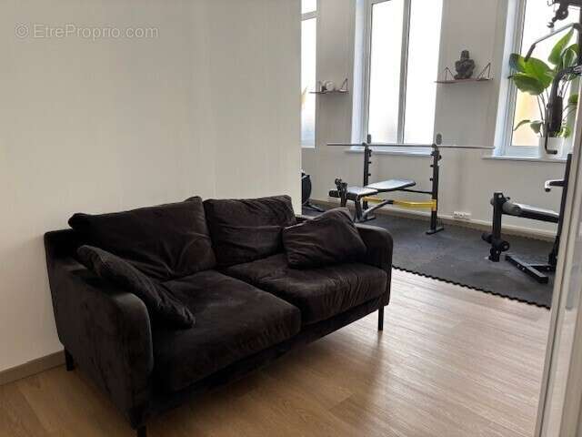 Rez-de-chaussée commercial de 70m² - photo 5
