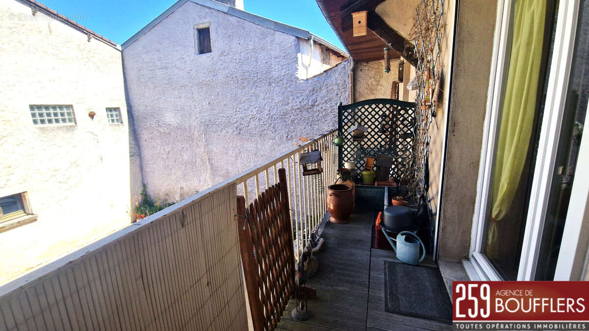 Vandoeuvre-les-nancy / duplex avec balcon, jardinet et parking - photo 8