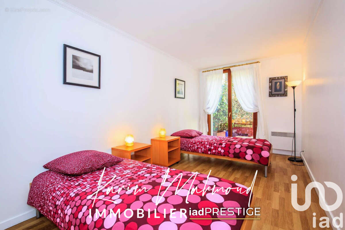 Appartement 76 m² à Paris-15e  - photo 3