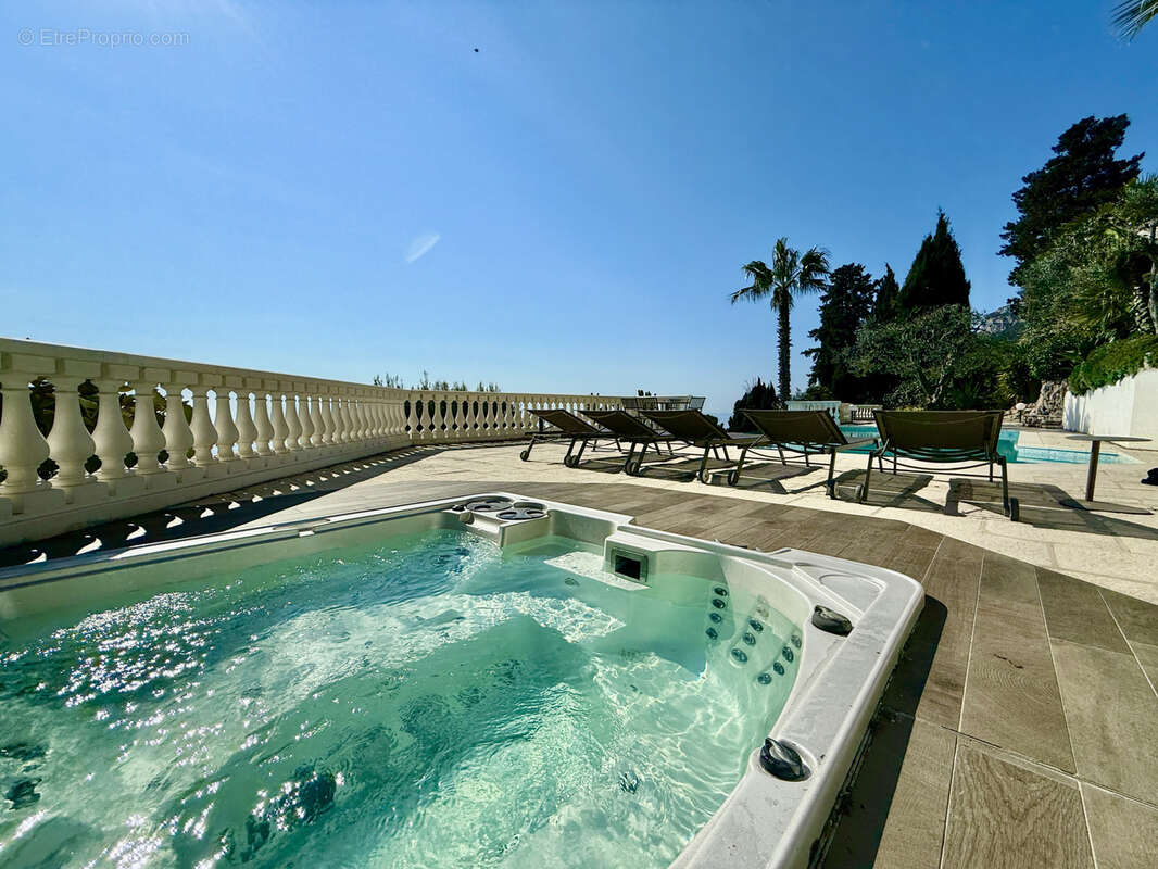 Appartement à BEAUSOLEIL