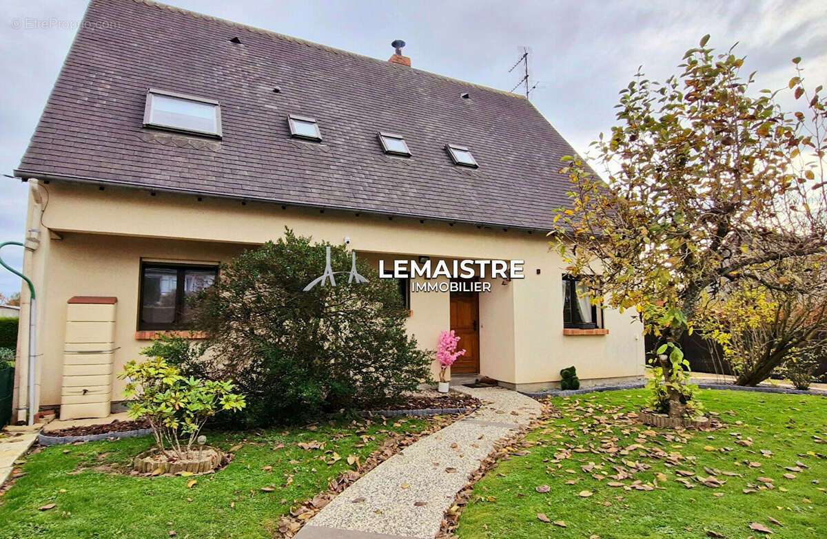 Maison à vendre - Yvetot - 160 m² - 6 chambres - Sous-sol complet - Jardin de 600 m² - photo 2