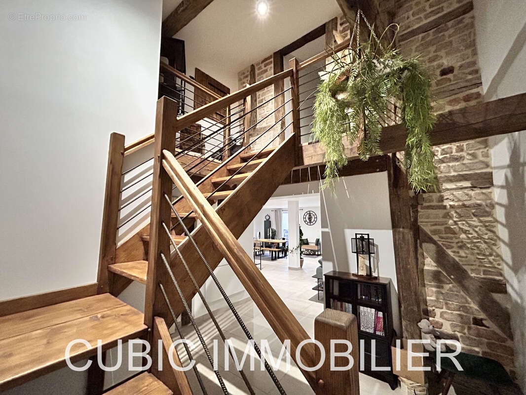 Maison à PONT-DE-VEYLE