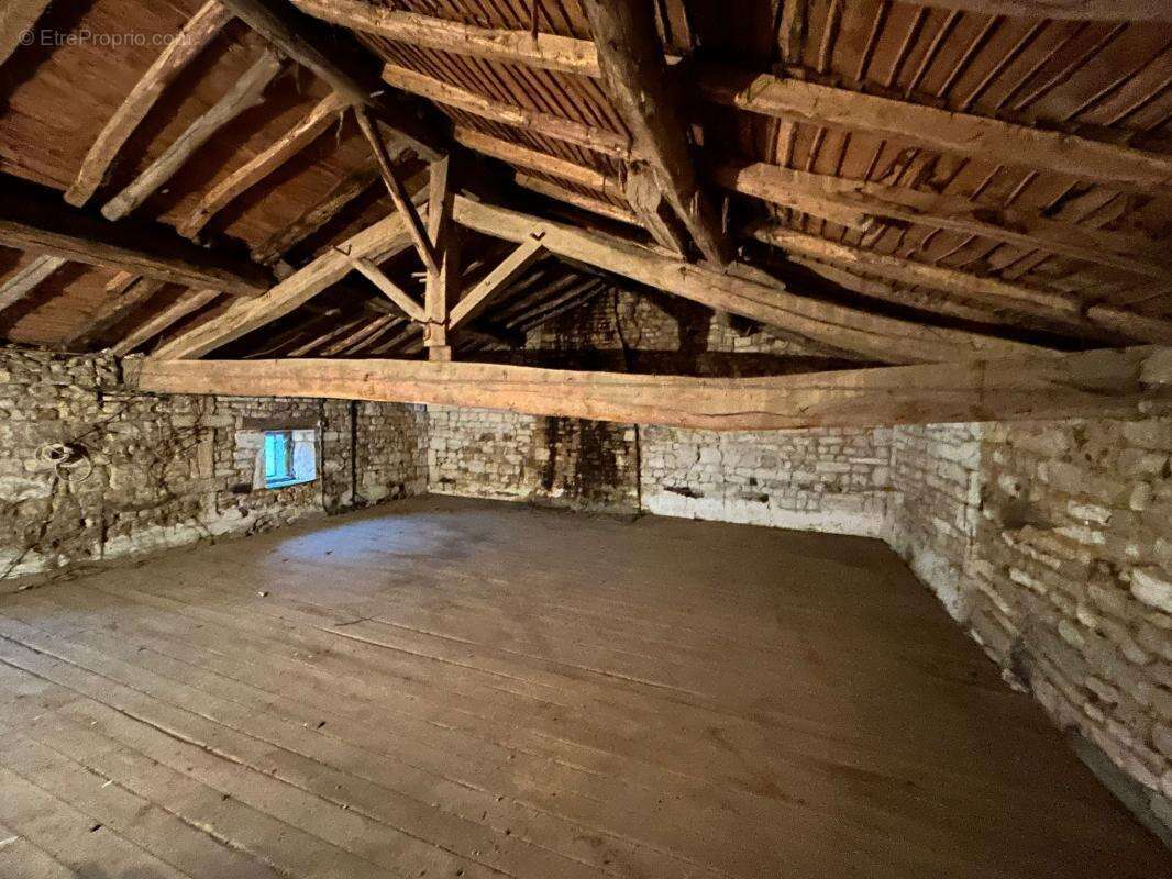 Maison à SAINT-COUTANT