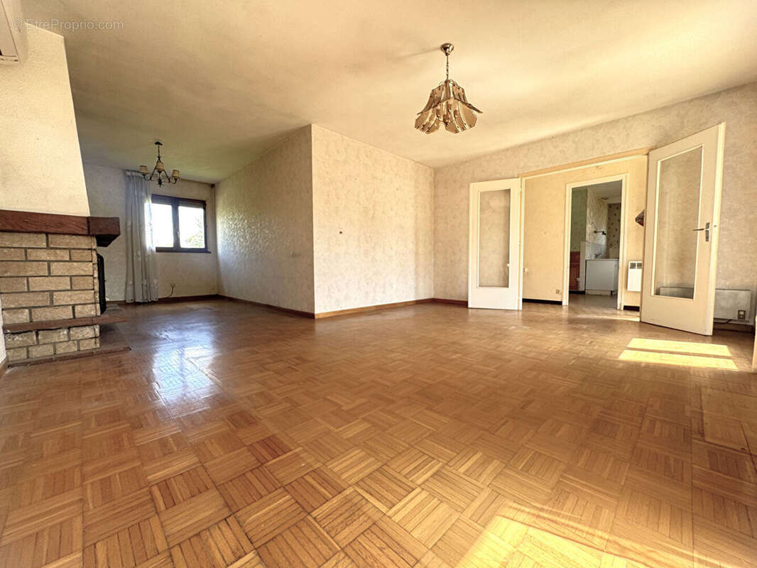 Maison t5 - lonvic parc colombiere - 109.88m² - photo 5
