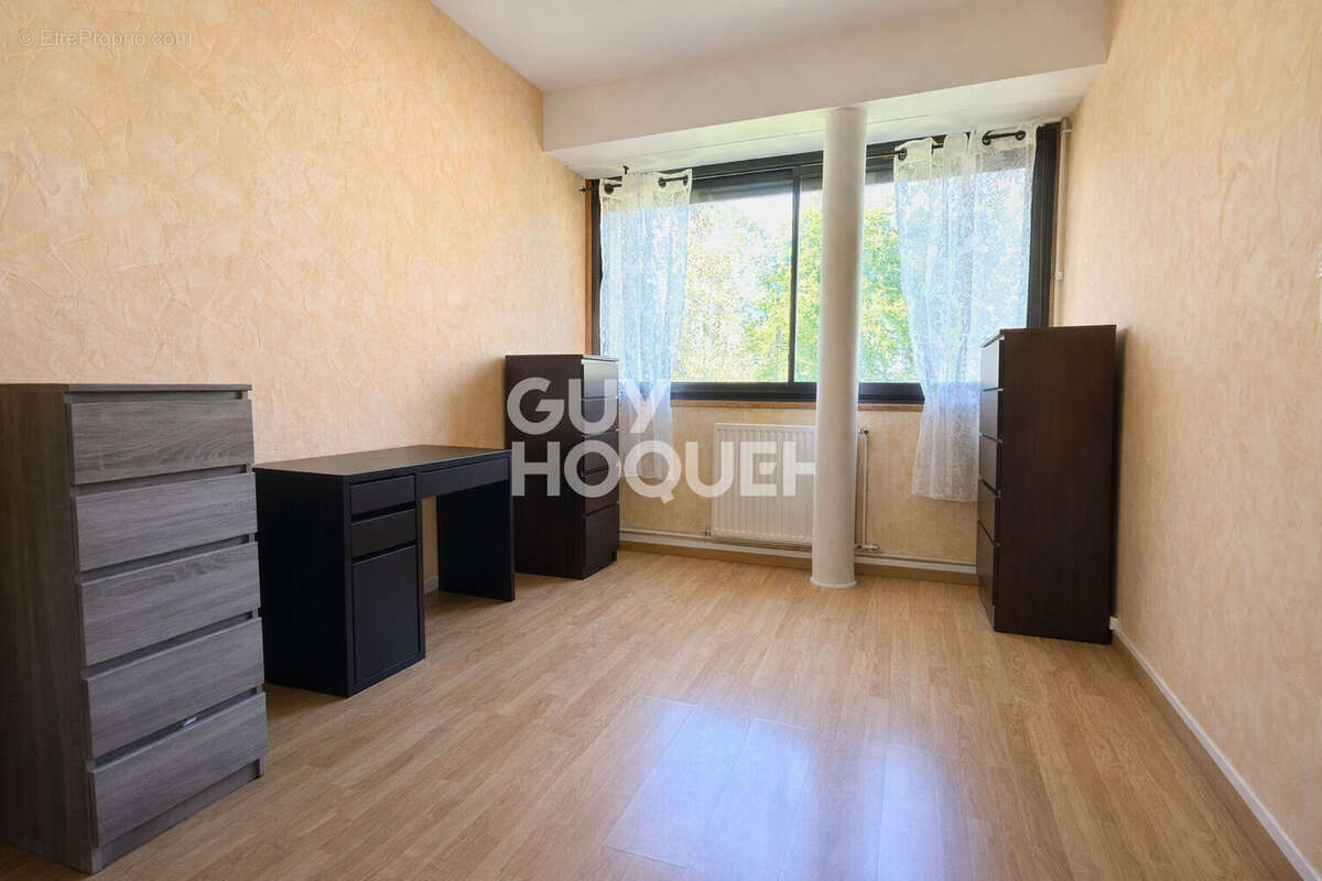 Appartement à LE COUDRAY-MONTCEAUX