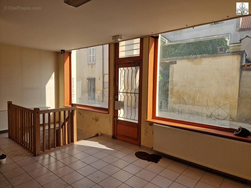 Commerce à SAVIGNY-LES-BEAUNE